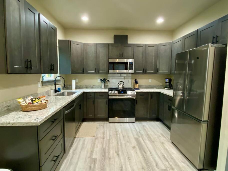 New Modern Cabin! 5Mi To Mt Rainier National Park! Hot Tub & Wifi Ashford Exteriör bild