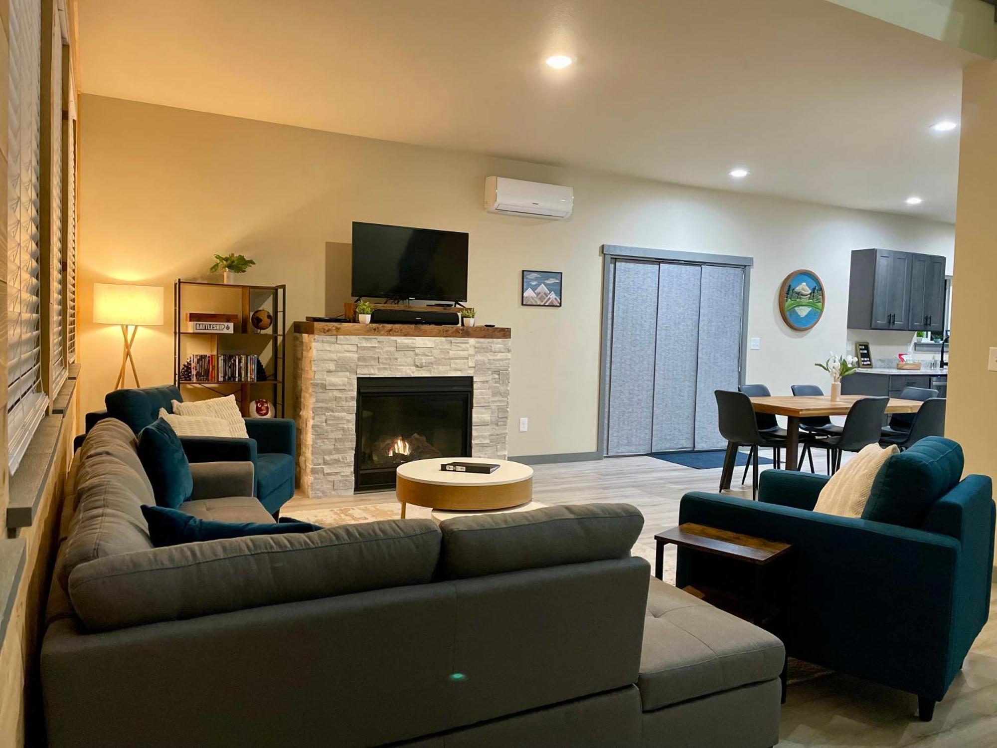 New Modern Cabin! 5Mi To Mt Rainier National Park! Hot Tub & Wifi Ashford Exteriör bild